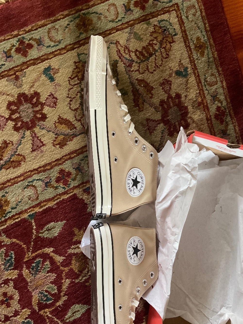 Never worn Converse women SZ 9.5, Unisex 7.5
